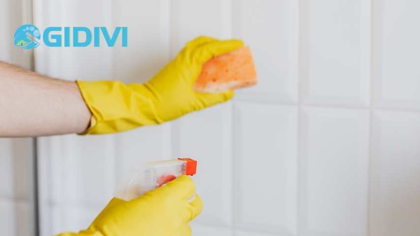 Cách tẩy sạch vết bẩn trên gạch ốp tường nhà bếp đơn giản