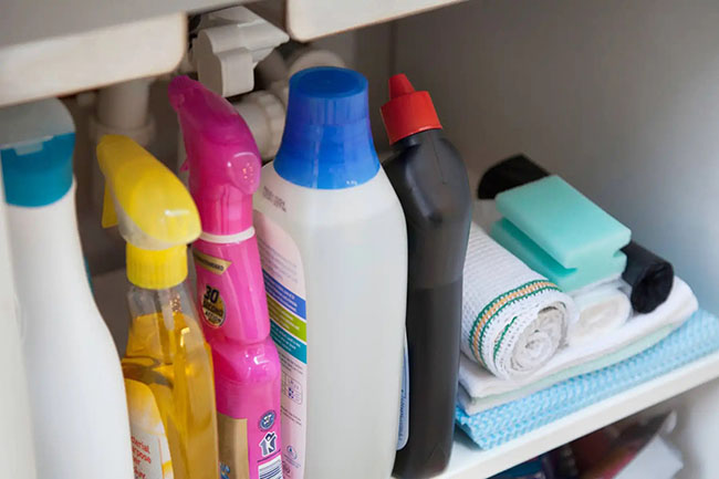 Cách dùng hóa chất để vệ sinh tẩy rửa an toàn cho người dùng