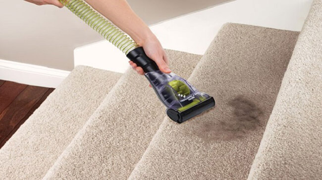 Giặt thảm cầu thang sạch sẽ và hiệu quả cùng GiDiVi (3)