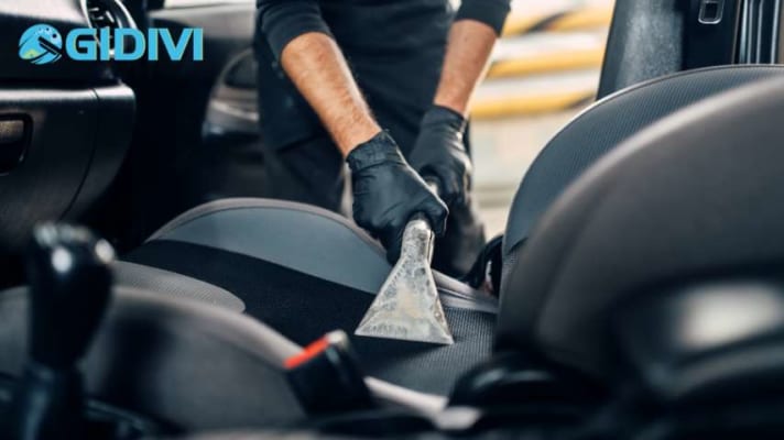 Vệ sinh nội thất ô tô quận 6