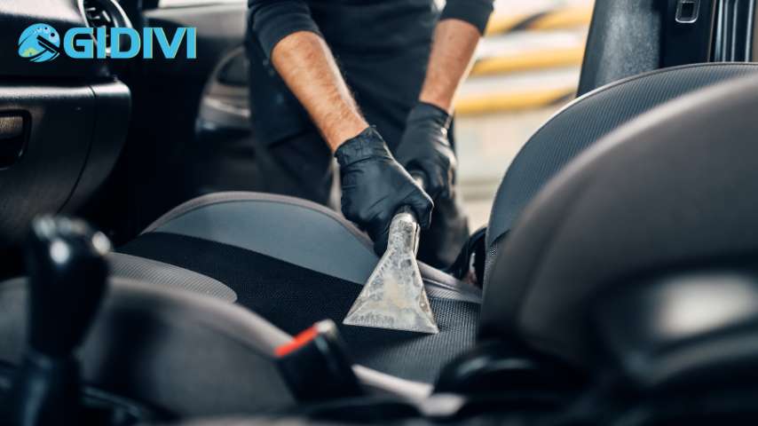 Vệ sinh nội thất ô tô quận 6