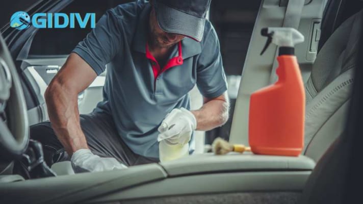 Vệ sinh nội thất ô tô quận 7